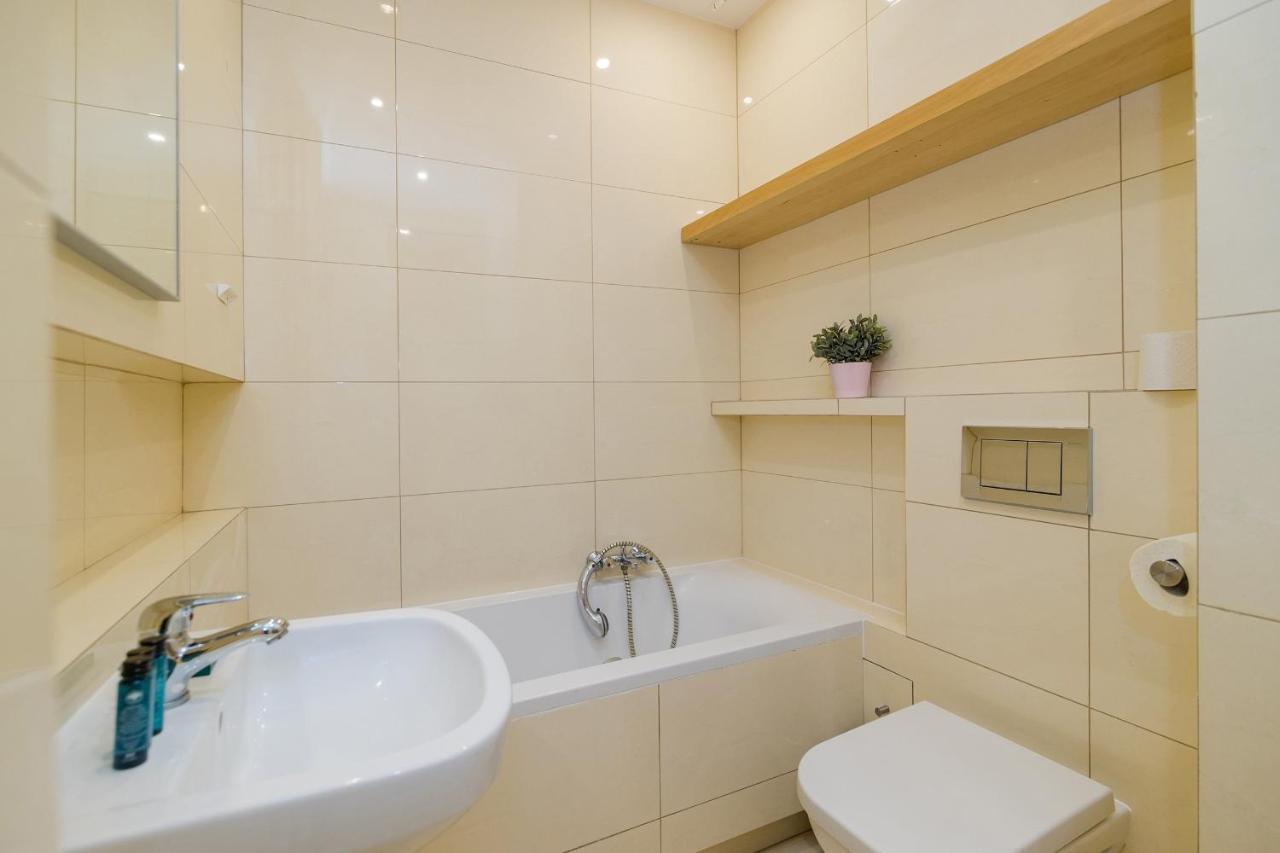 Shortstaypoland Plac Dabrowskiego B140 Warsaw Ngoại thất bức ảnh